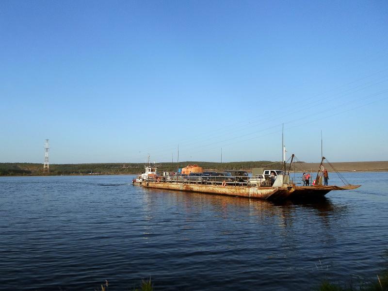 В Богучанах вышел на воду паром.